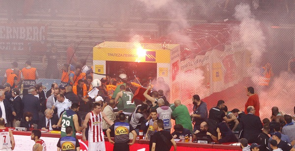 ΑΠΙΣΤΕΥΤΟ! Ο Ολυμπιακός... ευχαρίστησε τον κόσμο του!