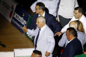 ΑΝΑΤΡΙΧΙΛΙΑ! Εμφανίστηκε ο Παύλος Γιαννακόπουλος και "έπεσε" το ΟΑΚΑ! (pics-vid)