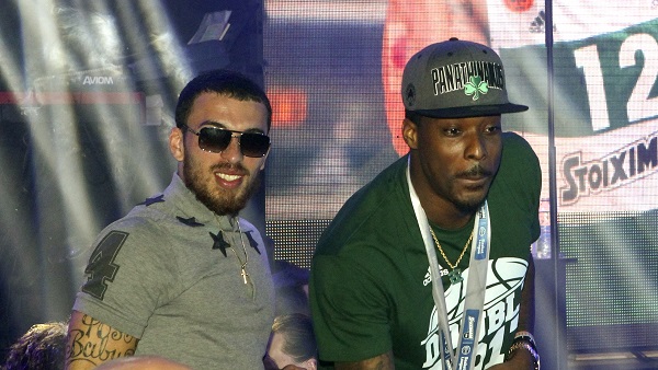 Όλα όσα έγιναν στο γλέντι του Παναθηναϊκού στα μπουζούκια (vids & pics) Όλα όσα έγιναν στο γλέντι του Παναθηναϊκού στα μπουζούκια