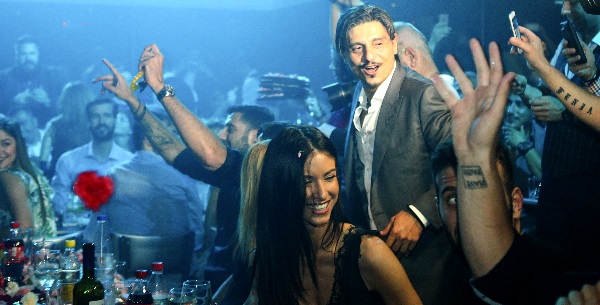 Όλα όσα έγιναν στο γλέντι του Παναθηναϊκού στα μπουζούκια (vids & pics) Όλα όσα έγιναν στο γλέντι του Παναθηναϊκού στα μπουζούκια