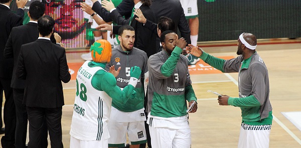 Καραδοκούν για παίκτες του Εξάστερου Φενέρ και ΤΣΣΚΑ