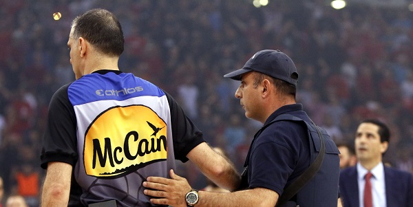 Τα σχόλια του Γιαννακόπουλου σας πείραξαν;