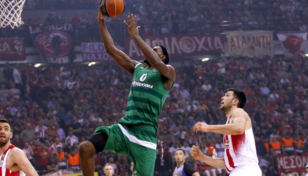 Τα... ΣΠΑΝΕ τα παπούτσια του Σίνγκλετον (pic)