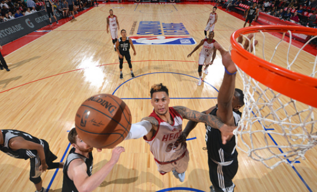 Μαγική εμφάνιση από Όγκαστ και πράσινος... πονοκέφαλος! (vid)