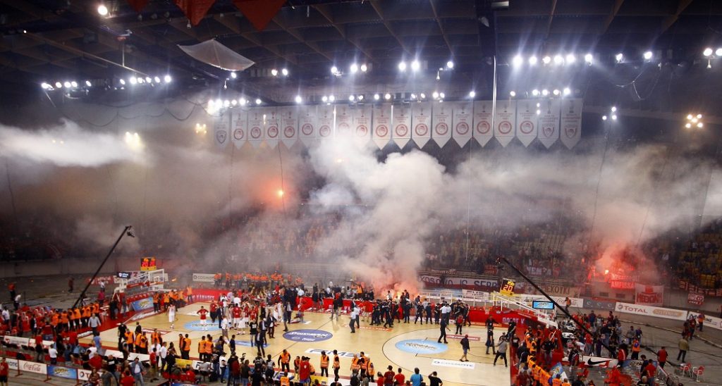 Ρεσιτάλ στο twitter για την πρεμιέρα: "Τι να το κάνω το διπλό στο άδειο εξοχικό;" (pics)