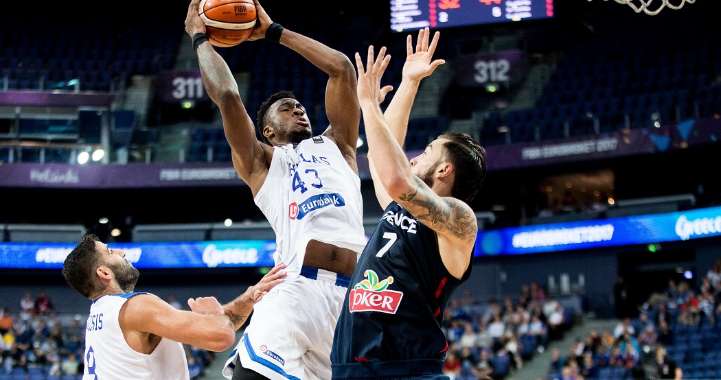 Η τρομερή εμφάνιση του Αντετοκούνμπο κόντρα στη Γαλλία! (vid)