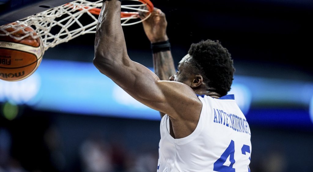 Με πρωταγωνιστή τον Θανάση οι πιο εντυπωσιακές τάπες (vid)