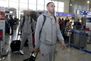 "Πέταξε" για Μόσχα ο Εξάστερος - Όλα τα λεφτά το... στυλ του Γκιστ! (pics)