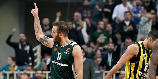 Αυτό έλεγε ο Παππάς προς τους δημοσιογράφους μετά το τρίποντο!