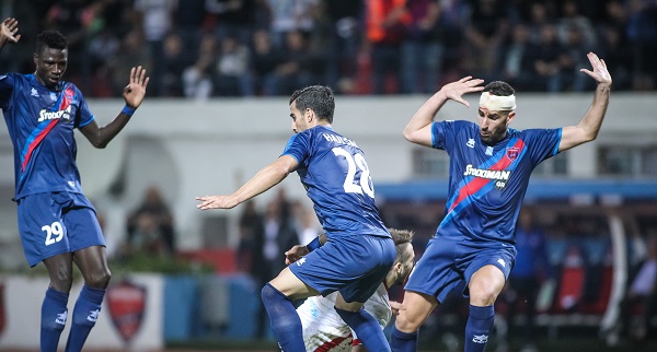 ΔΕΙΤΕ το πέναλτι ΣΚΑΝΔΑΛΟ με το οποίο νίκησε ο Ολυμπιακός! (vid)