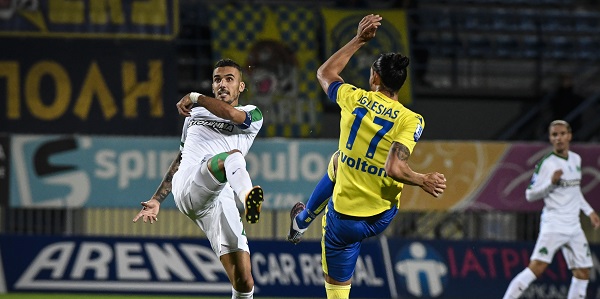 Το... τάκλιν του Κουρμπέλη στον διαιτητή! (pic)