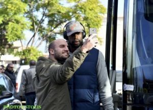 Πανικός από παιδιά στην άφιξη του Εξάστερου (pics)