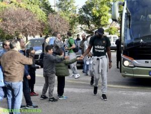 Πανικός από παιδιά στην άφιξη του Εξάστερου (pics)