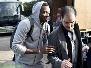 Πανικός από παιδιά στην άφιξη του Εξάστερου (pics)