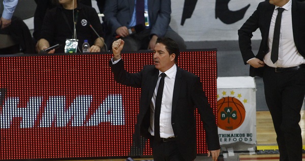 Πασκουάλ: "Όλα πήγαιναν τέλεια και το ματς διεκόπη"