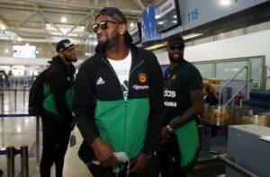 "Έκλεψε" την παράσταση του μούσι του Σίνγκλετον (pics) "Έκλεψε" την παράσταση του μούσι του Σίνγκλετον (pics)