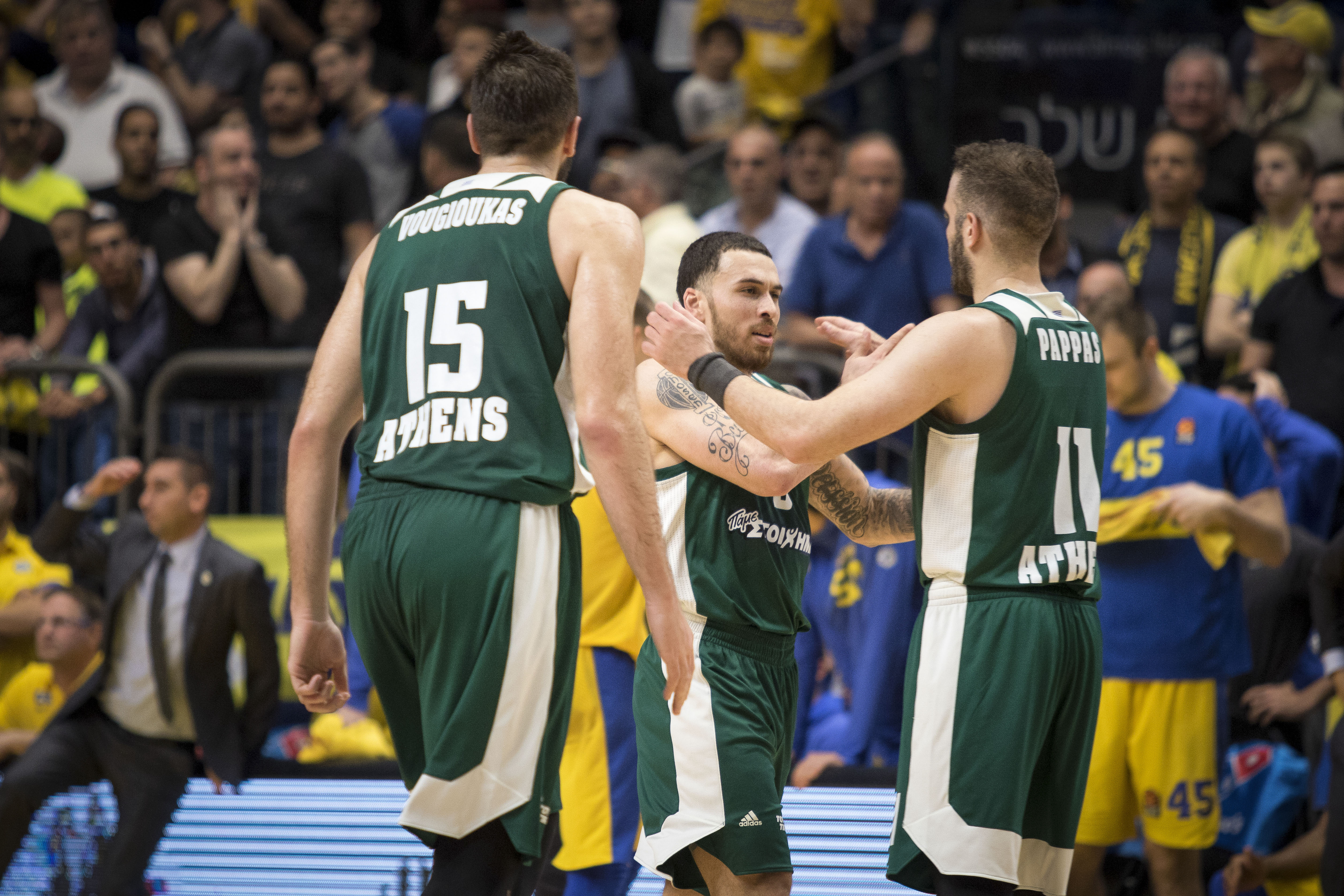 Η κίνηση του Παππά στον Τζέιμς μετά το νικητήριο καλάθι! (pic)