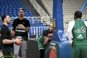 Το μαλλί του... Όγκαστ ξεχώρισε στην προπόνηση! (pics)