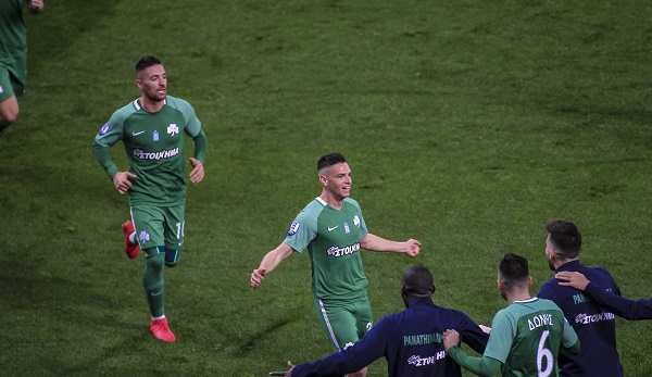 Τα πανηγύρια Ουζουνίδη και παικτών στο Καραϊσκάκη (pics)