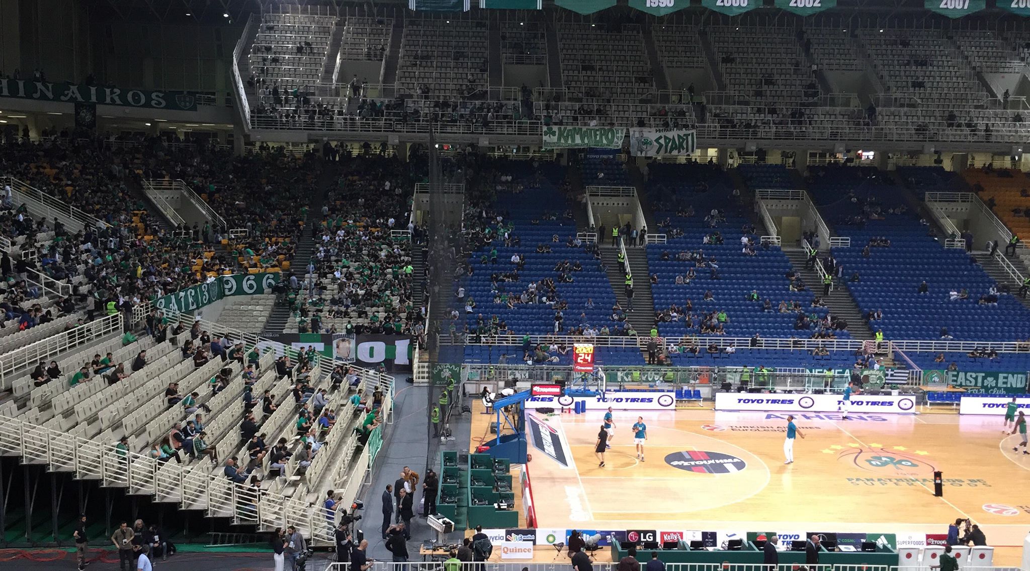 Γέμισε από τις... 19.30 η Θύρα 13! (pic)