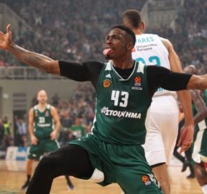 Ο τρομερός πανηγυρισμός του Αντετοκούνμπο! (pic)