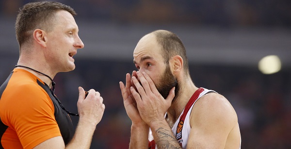 Πριν μοιράσετε σανό για τη διαιτησία στο ΣΕΦ, διαβάστε αυτό... (pic)