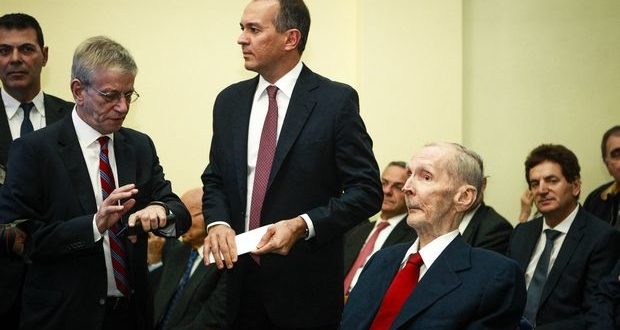 Οι Αγγελόπουλοι το διέψευσαν, ο πατέρας τους, τους έβγαλε στη... σέντρα!