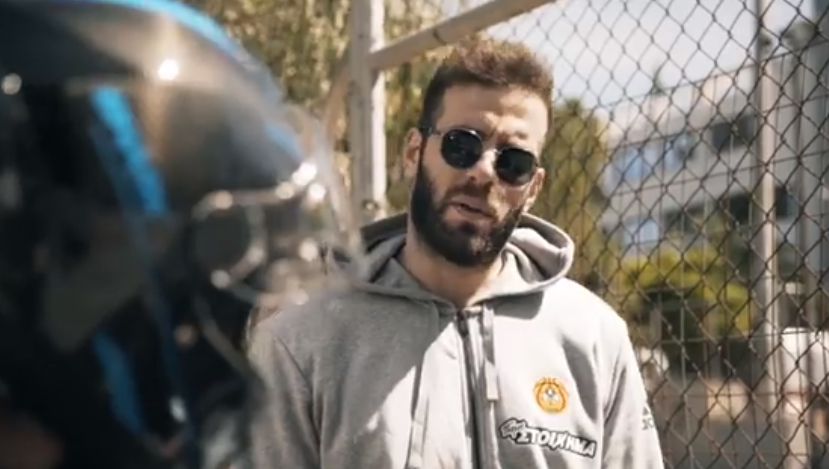 Ο Αλβέρτης προκάλεσε σε... μονάκι τον Παππά. Οι ατάκες φωτιά (vid)