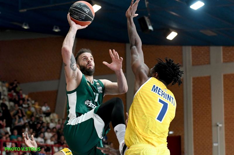 Ξεκίνησε για τα πλέι οφ ο Παναθηναϊκός