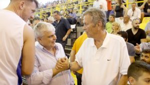 Συγκίνηση Φώτση στη μετονομασία του γηπέδου των Ιλισίων προς τιμήν του (vids) Συγκίνηση Φώτση στη μετονομασία του γηπέδου των Ιλισίων προς τιμήν του (vids)