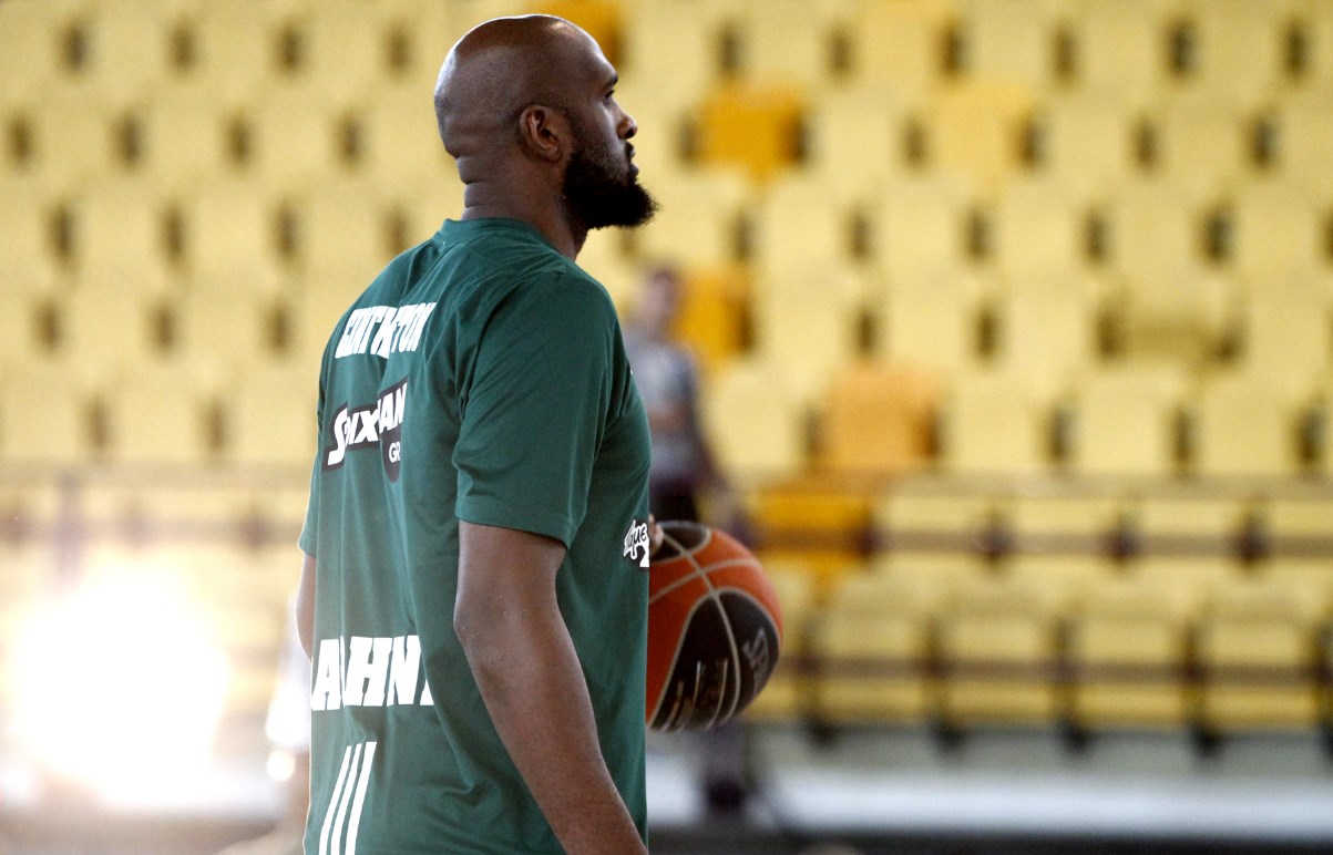 Τα κλικς της άφιξης του Παναθηναϊκού στο ΣΕΦ - Βγήκαν για προθέρμανση οι «πράσινοι» Τα κλικς της άφιξης του Παναθηναϊκού στο ΣΕΦ - Βγήκαν για προθέρμανση οι «πράσινοι»