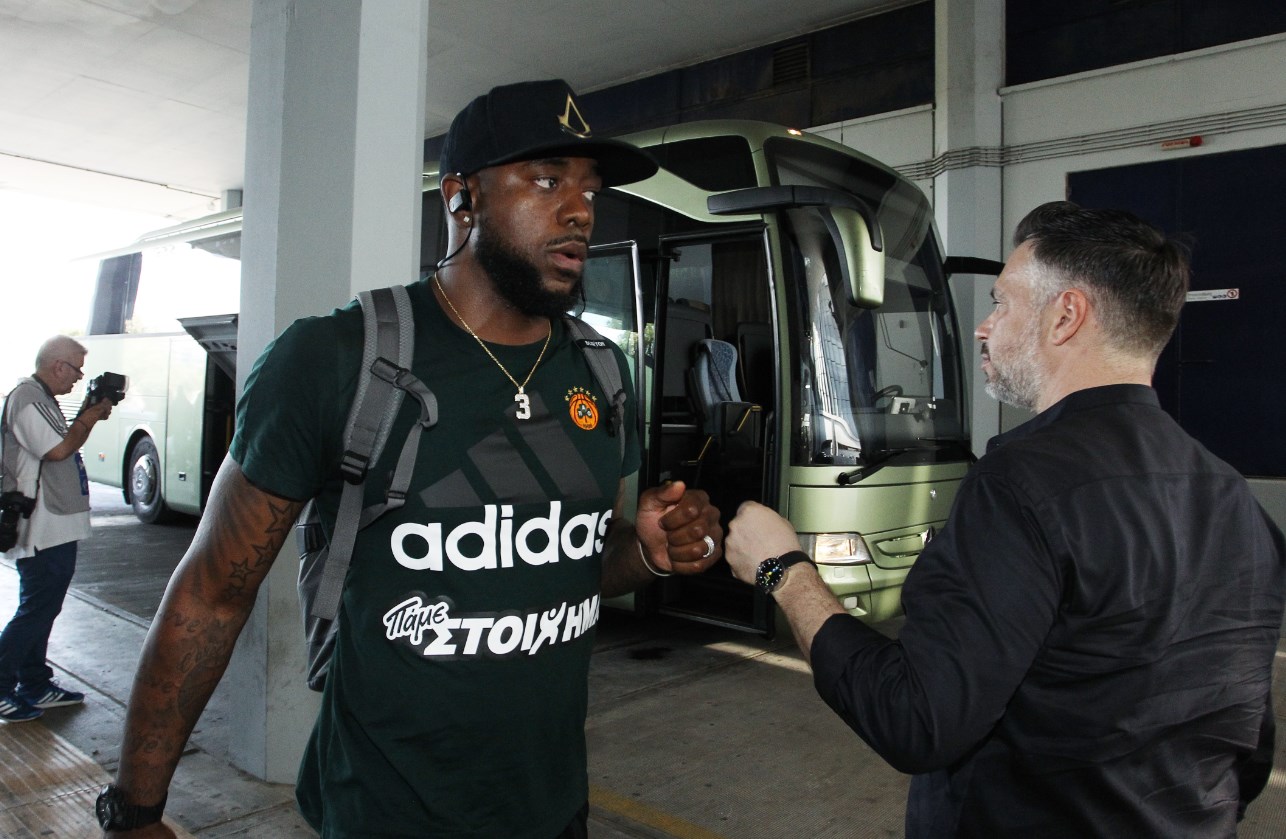 Τα κλικς της άφιξης του Παναθηναϊκού στο ΣΕΦ - Βγήκαν για προθέρμανση οι «πράσινοι» Τα κλικς της άφιξης του Παναθηναϊκού στο ΣΕΦ - Βγήκαν για προθέρμανση οι «πράσινοι»