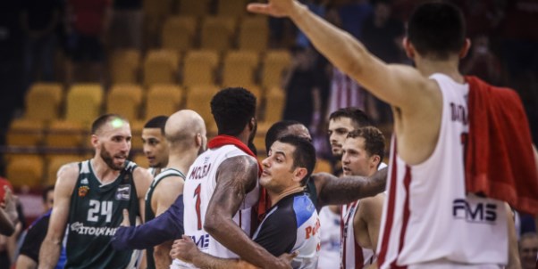 Το πρωτοσέλιδο της Πράσινης για όσα έγιναν στο ΣΕΦ (pic)