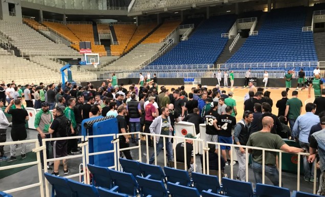 «Ντόπες» κόσμου στο ΟΑΚΑ πριν το ΣΕΦ