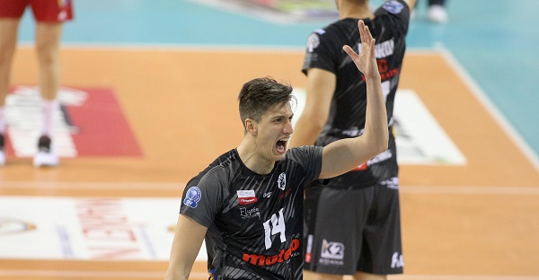 «Στα πράσινα Πελεκούδας και Ιορντάνοφ»