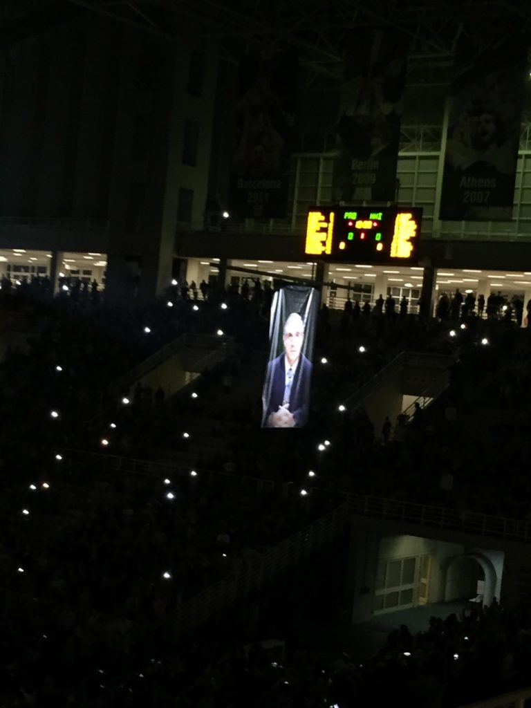 Αυτό είναι το λάβαρο του Παύλου Γιαννακόπουλου που «ανέβηκε» στο ΟΑΚΑ! (pic)