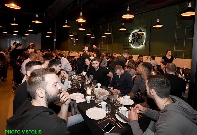 Το δείπνο της «πράσινης» οικογένειας (photos) Το δείπνο της «πράσινης» οικογένειας (photos)