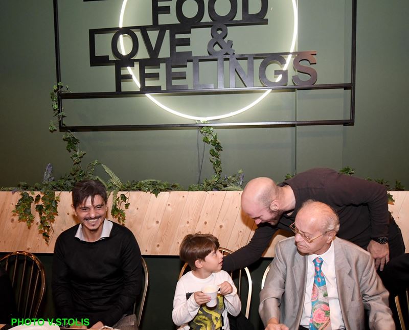 Το δείπνο της «πράσινης» οικογένειας (photos) Το δείπνο της «πράσινης» οικογένειας (photos)