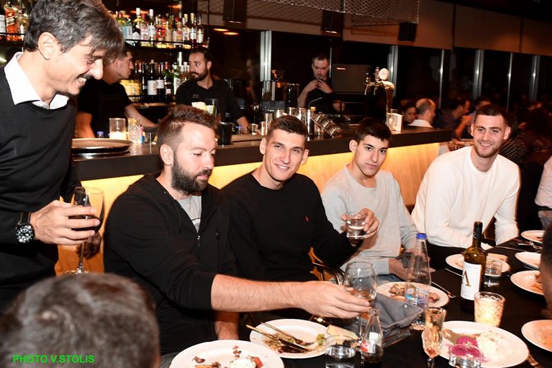 Το δείπνο της «πράσινης» οικογένειας (photos) Το δείπνο της «πράσινης» οικογένειας (photos)