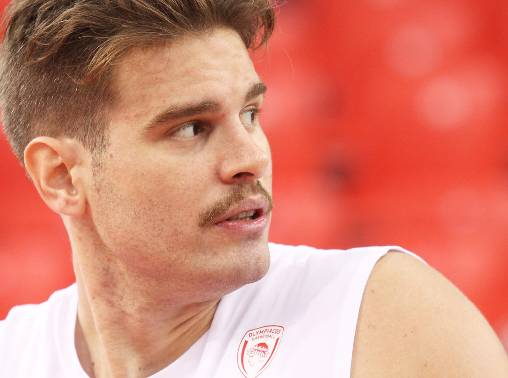 Κλάμα στο διαδίκτυο με το νέο look του Μπόγρη (pic)