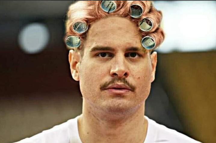 Ο Μπόγρης δεν άντεξε την ήττα και άλλαξε πάλι τα μαλλιά! (pic)