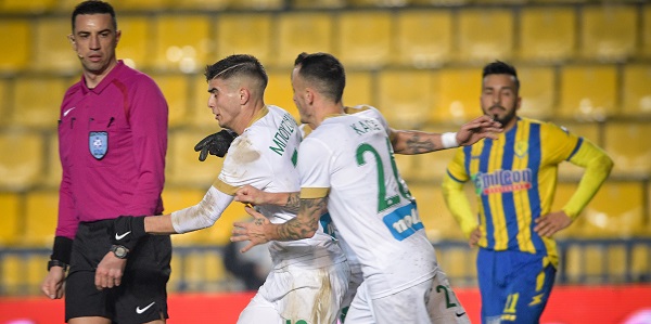 Οι μάγκες του Δώνη άλωσαν το Αγρίνιο