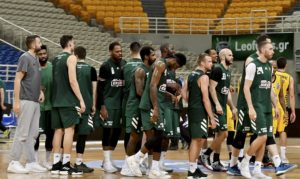 Το...διαφορετικό λουκ του Θανάση στο φιλικό με την ΑΕΚ (pics)