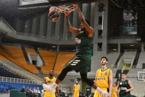 Το...διαφορετικό λουκ του Θανάση στο φιλικό με την ΑΕΚ (pics)