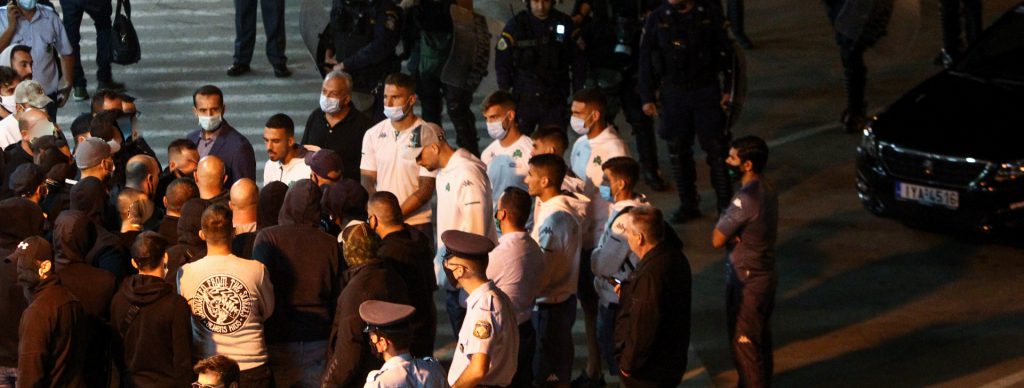 Πάλι καλά που οι οπαδοί δεν έχουν πάρει την κατάσταση στα χέρια τους!