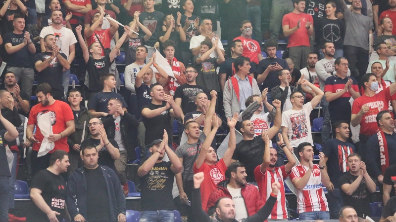 «Πίκαραν» με συνθήματα του Ολυμπιακού τον Παναθηναϊκό στη Σερβία!