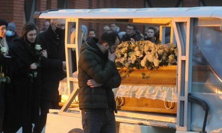 Σπαρακτικές στιγμές στο Νόβι Σαντ - Πρώην «πράσινος» στην κηδεία του Γέλοβατς