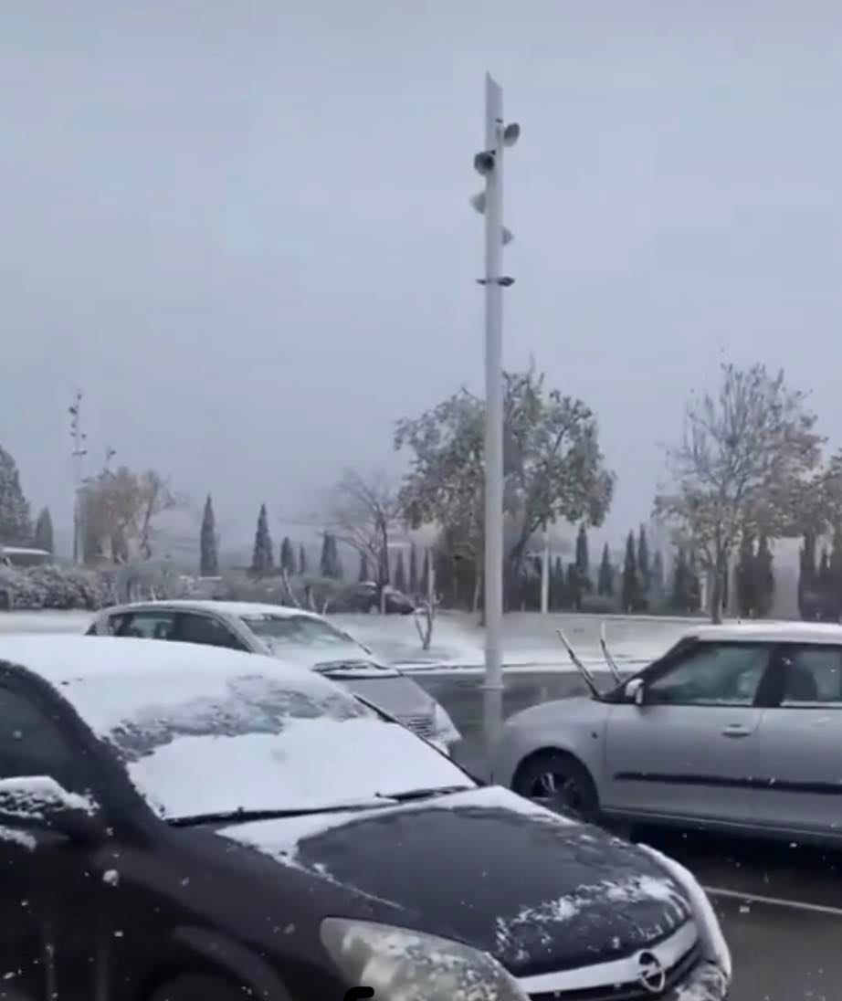 Κατάλευκο το Μαρούσι - Φωτογραφίες από το χιονισμένο ΟΑΚΑ (pics) Κατάλευκο το Μαρούσι - Φωτογραφίες από το χιονισμένο ΟΑΚΑ (pics)
