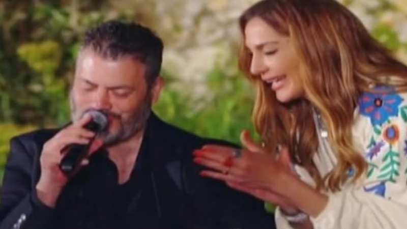 Κονταρός για γάμο Μπισμπίκη: «Όποιος κοιμάται δίπλα στη Βανδή, δεν κοιμάται για πολύ» (vid)