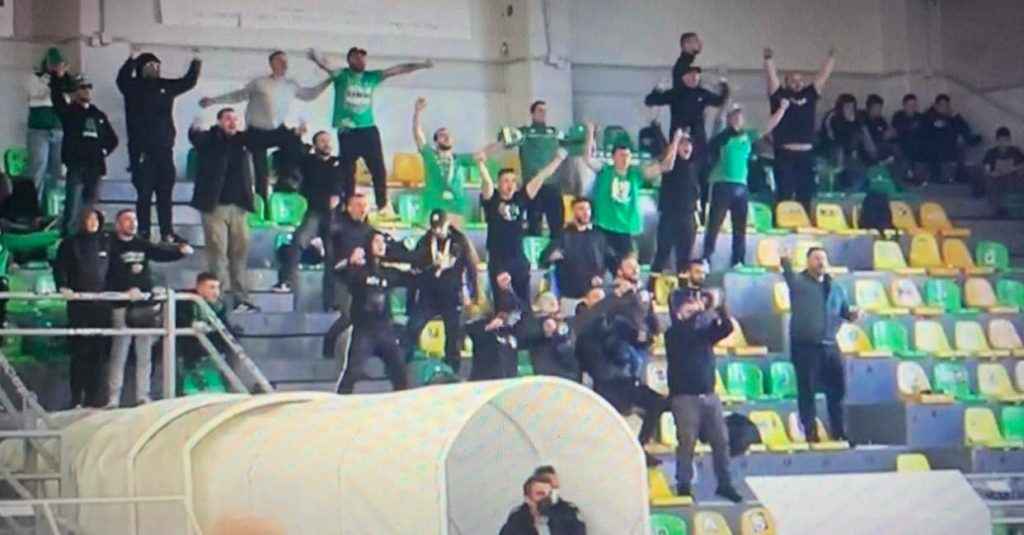 Το «πάρτι» της Θύρας 13 κόντρα στην ΑΕΚ (vid)